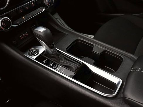 Used 2024 Nissan Sentra SV image 18