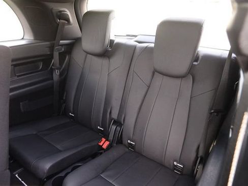 Used 2023 Mercedes-Benz GLB 250 4MATIC w/ Premium Package image 11