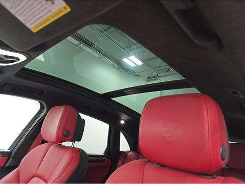 Used 2021 Porsche Macan Turbo AWD/4WD image 14