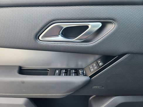 Certified 2022 Land Rover Range Rover Velar R-Dynamic S image 24