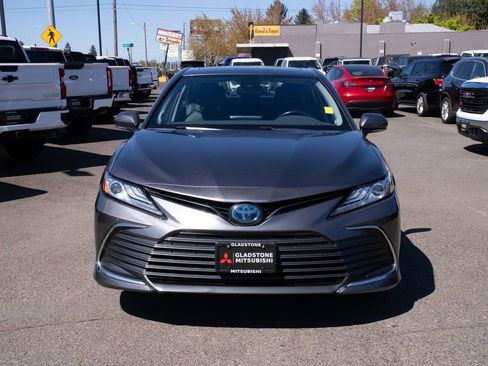 Used 2023 Toyota Camry XLE w/ Navigation Package FWD image 2