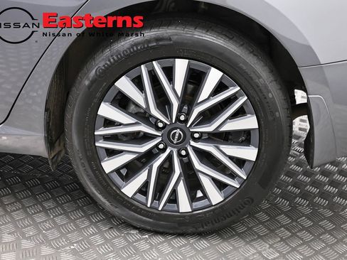 Used 2024 Nissan Altima 2.5 SV AWD/4WD image 32