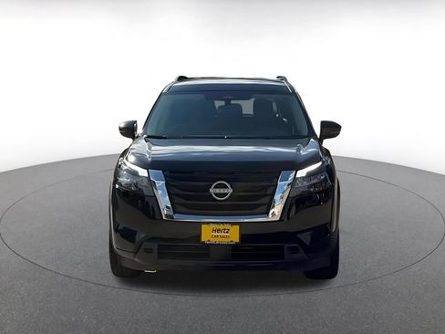 Used 2025 Nissan Pathfinder SV FWD image 4