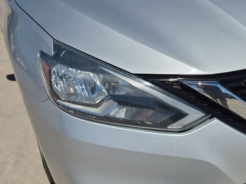Used 2018 Nissan Sentra S FWD image 10
