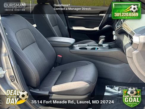 Used 2025 Nissan Altima 2.5 SV FWD image 19