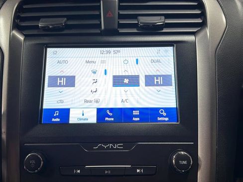 Used 2020 Ford Fusion SE image 13