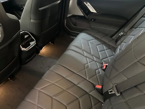 Used 2026 BMW i7 eDrive50 w/ M Sport Package image 21