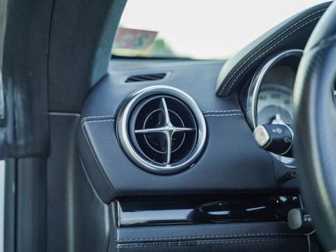 Used 2015 Mercedes-Benz SL 550 image 44