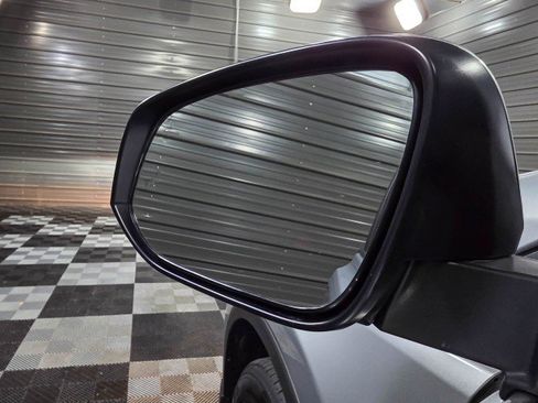 Used 2016 Toyota RAV4 Limited image 45