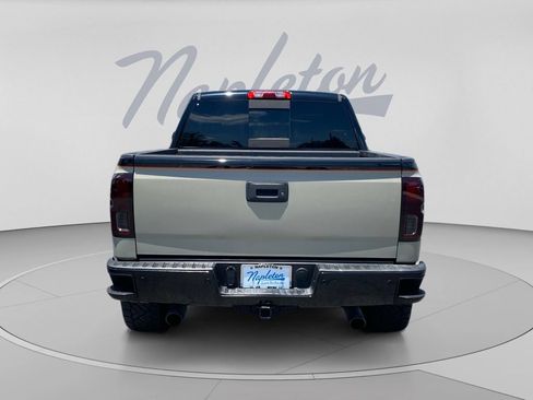 Used 2018 Chevrolet Silverado 1500 LTZ Z71 w/ LTZ Plus Package AWD/4WD image 7