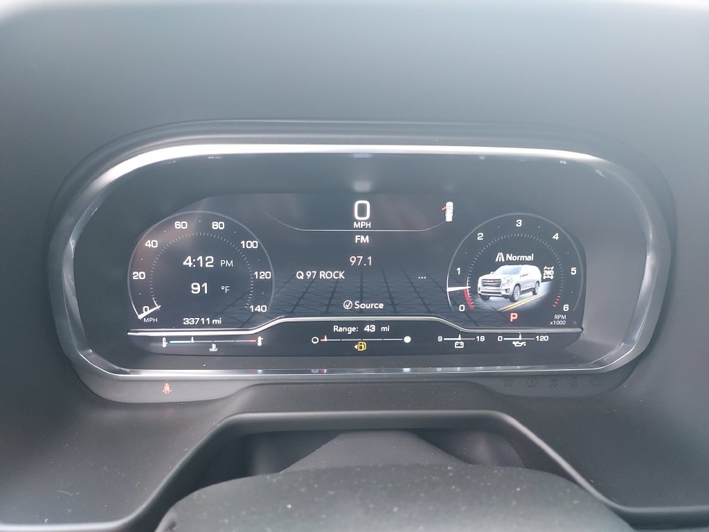 Used 2024 GMC Yukon AT4 w/ Technology Package AWD/4WD image 18