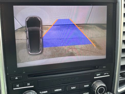 Used 2017 Porsche Cayenne Platinum Edition image 29