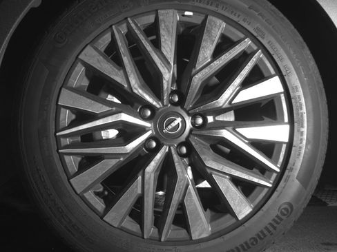 Used 2025 Nissan Altima 2.5 SV image 12