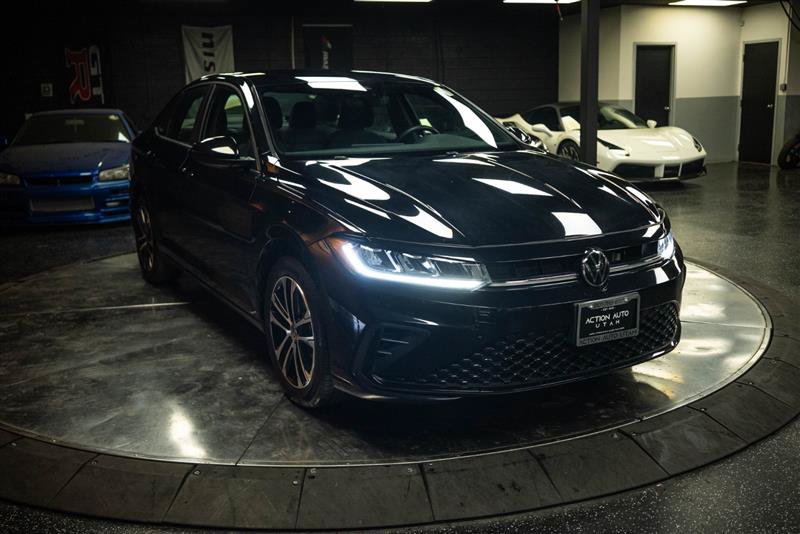 Used 2025 Volkswagen Jetta Sport FWD image 5