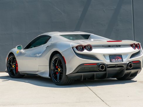 Used 2022 Ferrari F8 Tributo RWD image 11