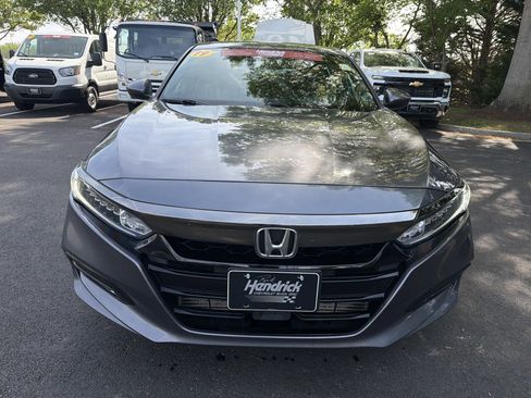 Used 2019 Honda Accord Sport image 3