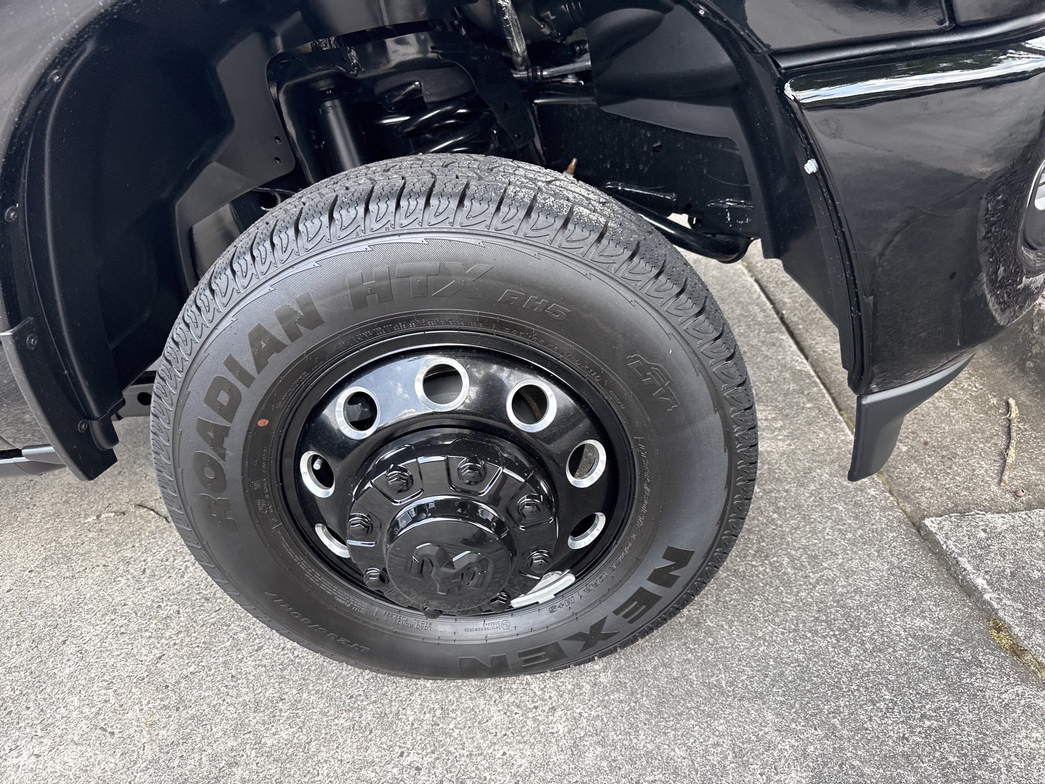 New 2026 RAM 3500 Laramie AWD/4WD image 14