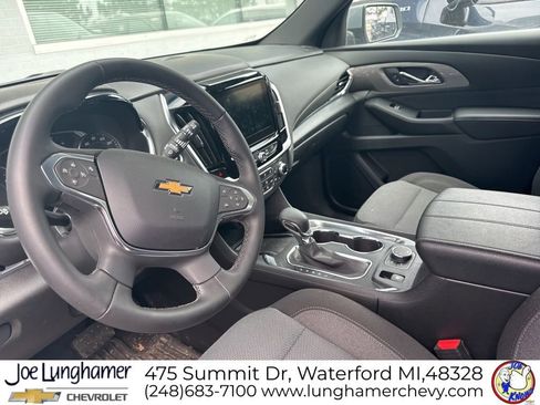 Used 2023 Chevrolet Traverse LT image 14