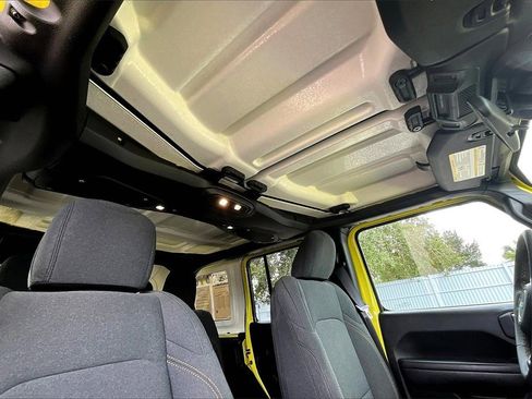 Used 2024 Jeep Wrangler Sport S image 21