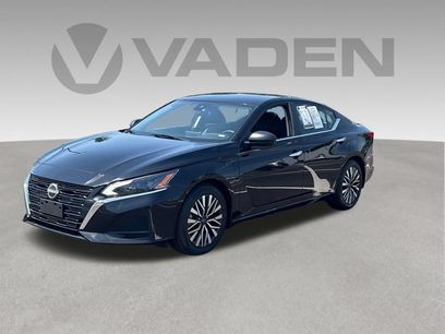 Used 2024 Nissan Altima 2.5 SV
