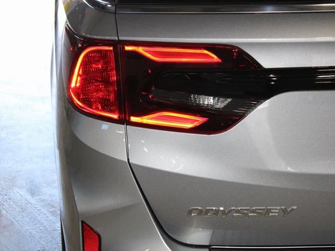 New 2026 Honda Odyssey Touring image 11