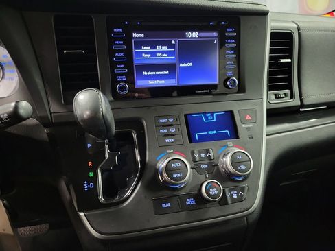 Used 2020 Toyota Sienna SE AWD/4WD image 14