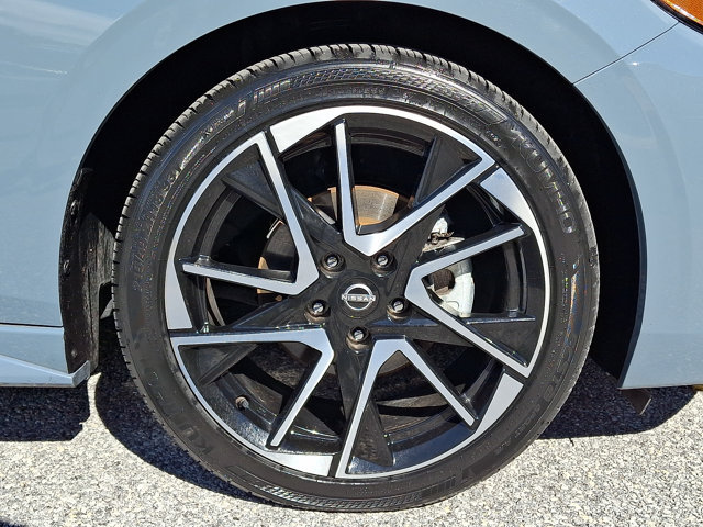 Certified 2024 Nissan Sentra SR FWD image 8