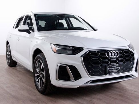 Used 2022 Audi Q5 2.0T Premium Plus image 3