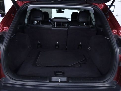 Used 2019 Jeep Cherokee Limited w/ Luxury Group image 17