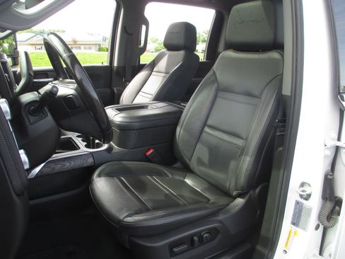 Used 2022 GMC Sierra 3500 Denali w/ Denali Ultimate Package AWD/4WD image 25