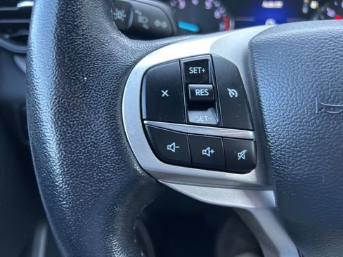 Used 2023 Ford Explorer XLT RWD image 14
