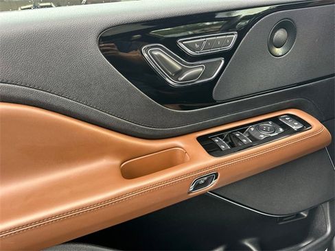 Used 2022 Lincoln Aviator Reserve w/ Equipment Group 201A image 37