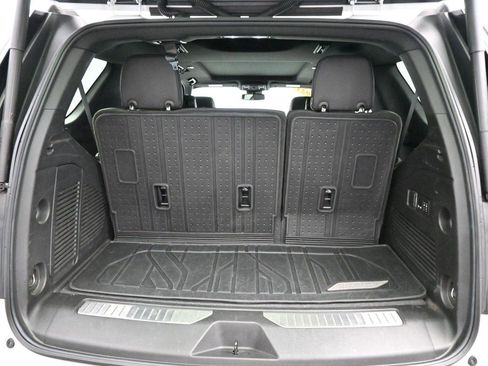 Used 2023 Chevrolet Tahoe Premier AWD/4WD image 9
