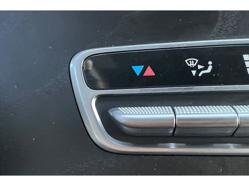 Used 2021 Mercedes-Benz GLC 300 image 28