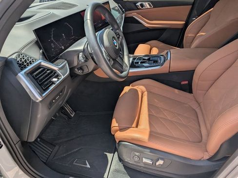Used 2025 BMW X5 sDrive40i w/ M Sport Package image 13