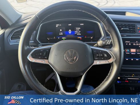 Used 2022 Volkswagen Tiguan SE image 12