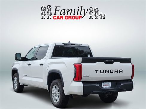Used 2022 Toyota Tundra SR5 w/ SR5 Convenience Package image 3