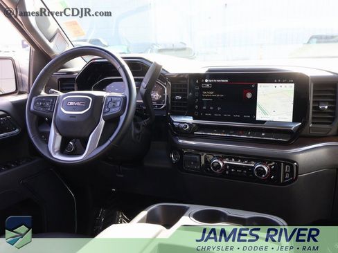 Used 2025 GMC Sierra 1500 SLT image 13