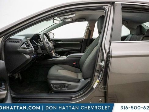 Used 2023 Toyota Camry LE image 5