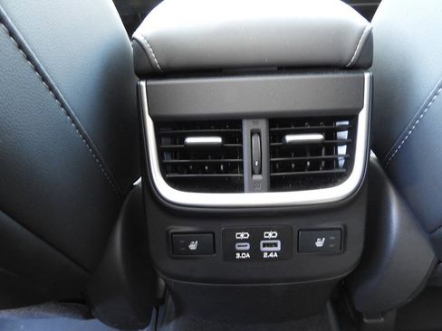 Used 2025 Subaru Outback Limited AWD/4WD image 22