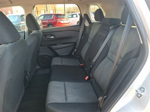 Used 2024 Nissan Rogue SV image 12