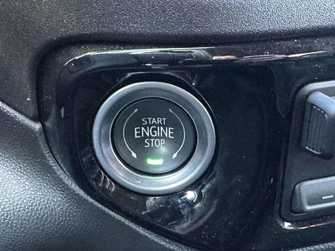 Used 2025 Chevrolet Silverado 1500 LT image 27