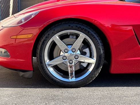 Used 2006 Chevrolet Corvette Convertible w/ Preferred Equipment Group RWD image 27