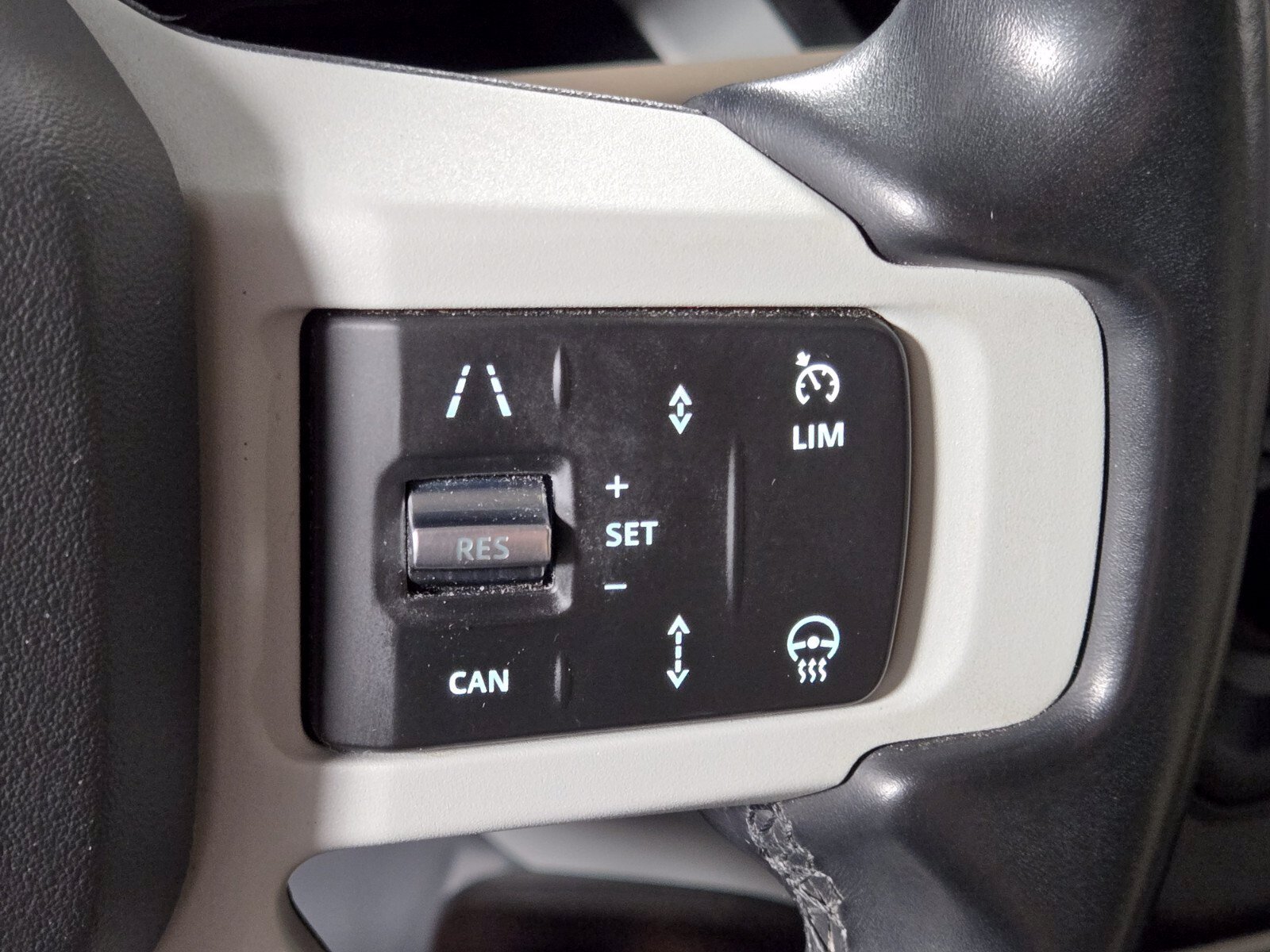 Used 2020 Land Rover Defender 110 SE AWD/4WD image 25