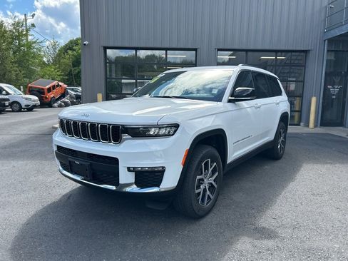 New 2025 Jeep Grand Cherokee L Limited w/ Trailer Tow Package image 7