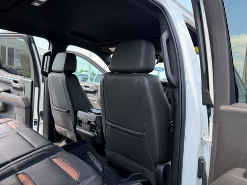 Used 2022 GMC Sierra 1500 AT4 w/ AT4 Premium Package AWD/4WD image 22