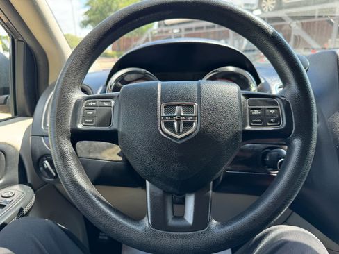 Used 2018 Dodge Grand Caravan SE w/ UConnect Hands-Free Group FWD image 14