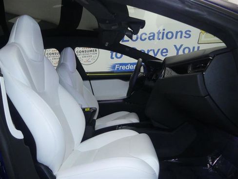 Used 2019 Tesla Model S Performance image 8