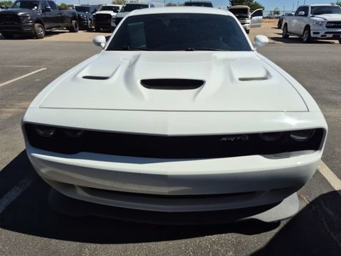 Used 2018 Dodge Challenger SRT Hellcat RWD image 2