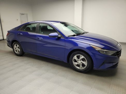 Used 2021 Hyundai Elantra SE FWD image 11